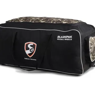 SG Kit bag BlazePak Holdall Wheelie